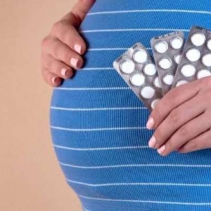حبوب الحديد للحامل | أنواعها، توصيات الإستخدام، والجرعة المناسبة